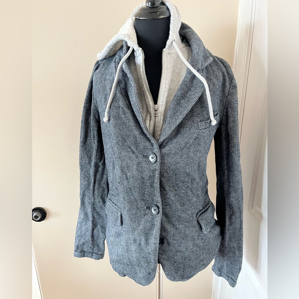 T & B women’s medium Jacket gray/ black